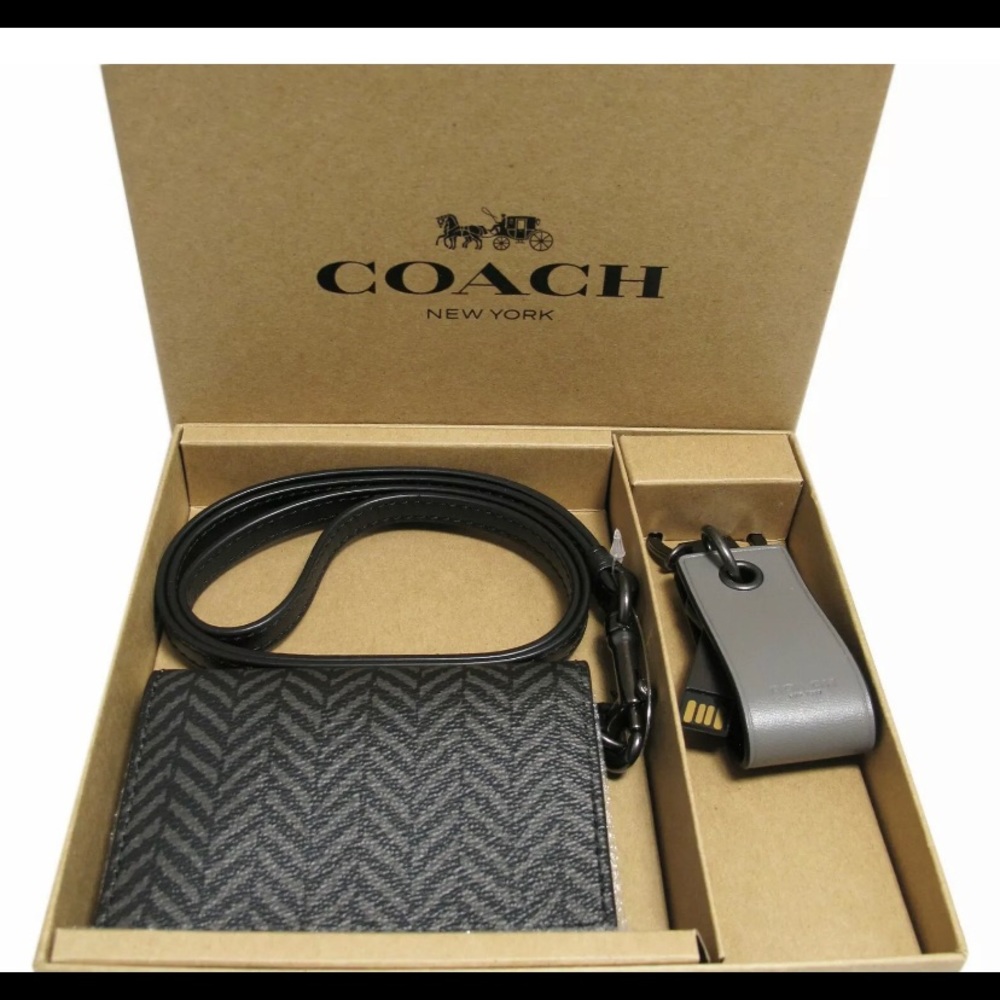 Authentic Coach Calf leather Bifold lanyard/Cc/USB - Picture 7 of 8